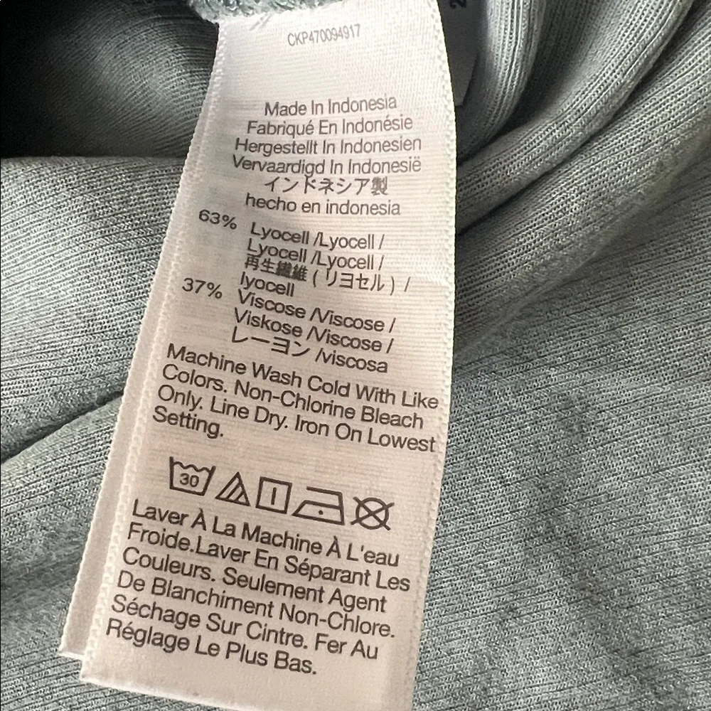 Madewell Blouse in Sage Green - Picture 5 of 6